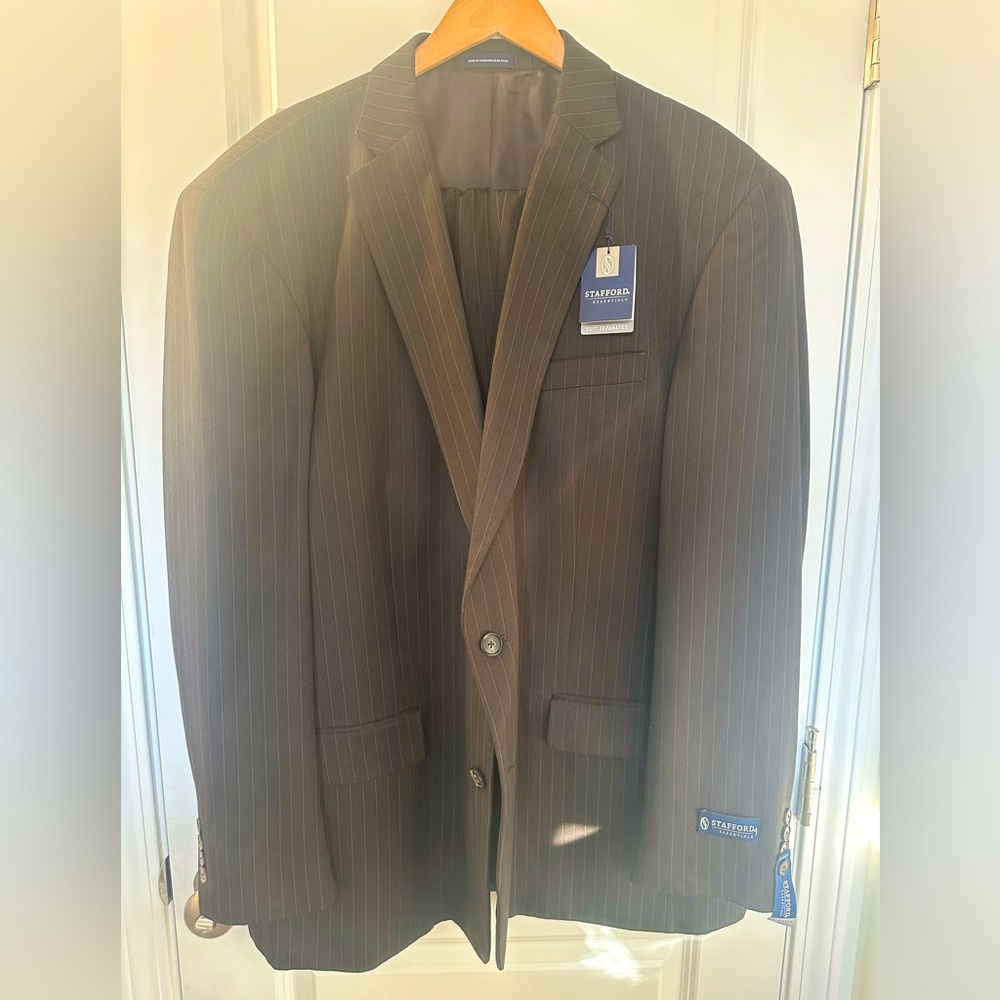 New Stafford Suit 56R pants 42x30. Very good condition